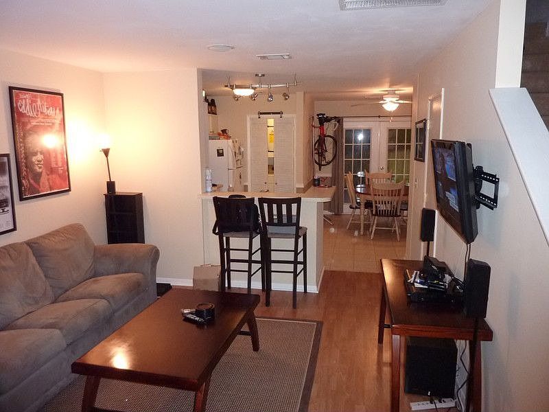 1st image of 1211 Meadow Park Ln