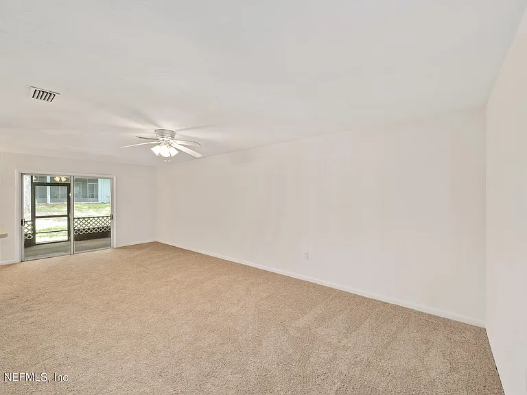 501 SW 75th St #H6 — Photo 8