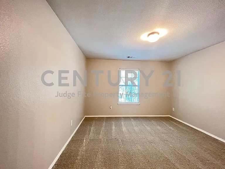 3104 Kennedy Dr — Photo 6
