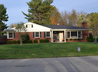 729 Waterford Rd, Windy Hills, KY 40207