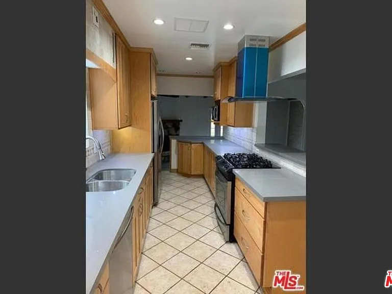 6838 Bertrand Ave — Photo 8