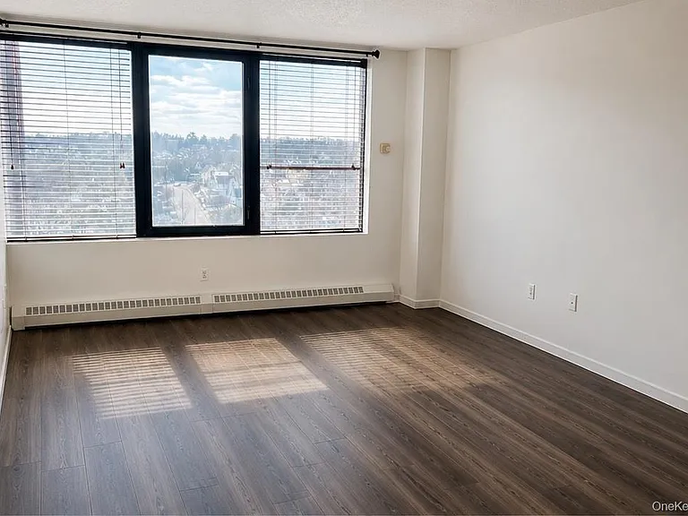 4 Martine Ave #1212 — Photo 8