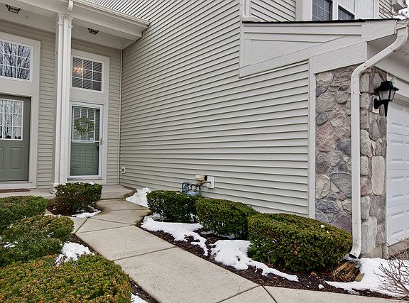 2nd image of 185 W Buckingham Dr