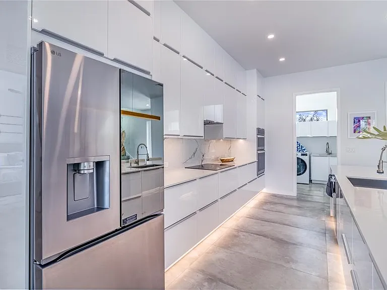2585 Clematis St — Photo 5