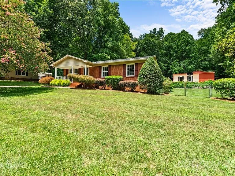 6214A Bud Huey Rd — Photo 1