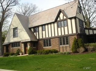 303 N Deere Park Dr W, Highland Park, IL 60035