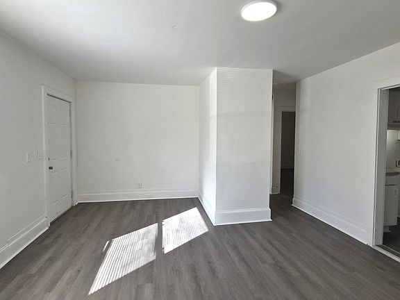 4th image of 423 Robney Dr