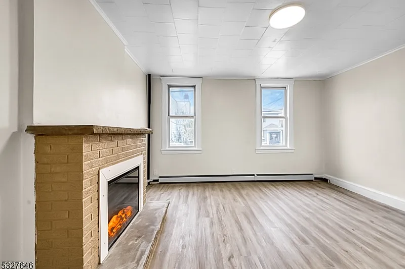 Building Photo - 318 S 7th St #1