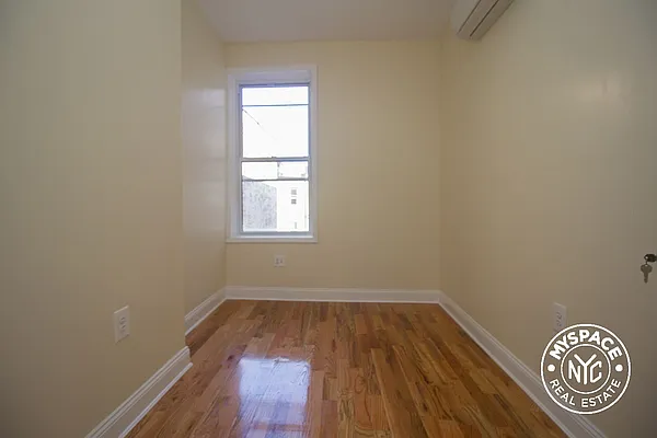 Rented by MySpaceNYC | media 19