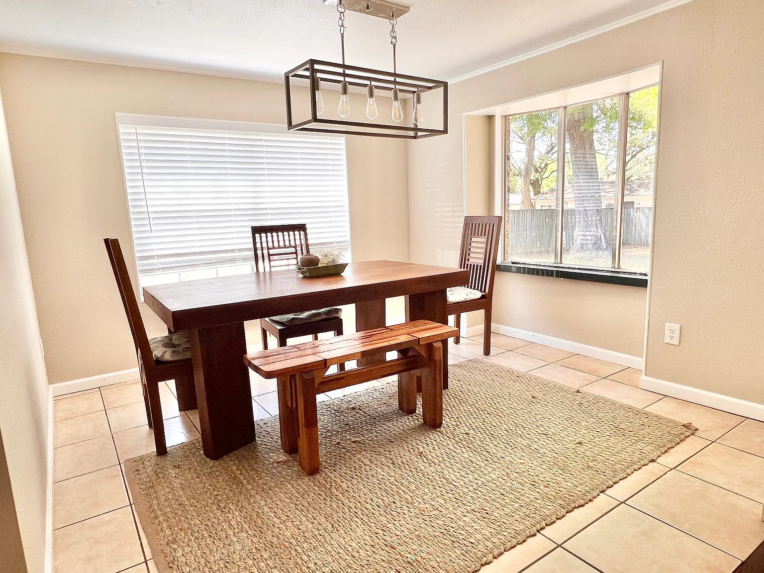 3 bed, 1663 sqft, $2,300 — Photo 4