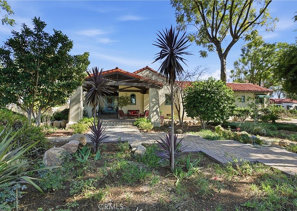 1st image of 2855 McAllister St