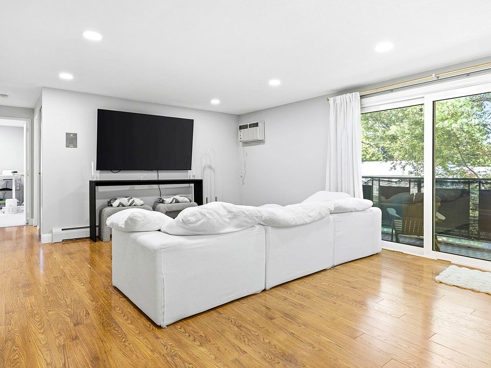 1st image of 206 Rock St APT M7