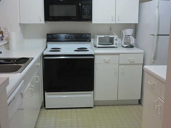 3rd image of 2600 S University Dr APT 321