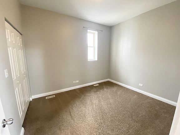 4th image of 3741 W Le Moyne St #1R
