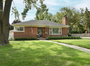 2831 Bembridge Rd, Royal Oak, MI 48073