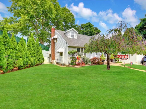 107 N Terrace Place, Valley Stream, NY 11580