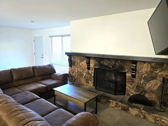 4 bed, 2.0 bath, $1,895 — Photo 3