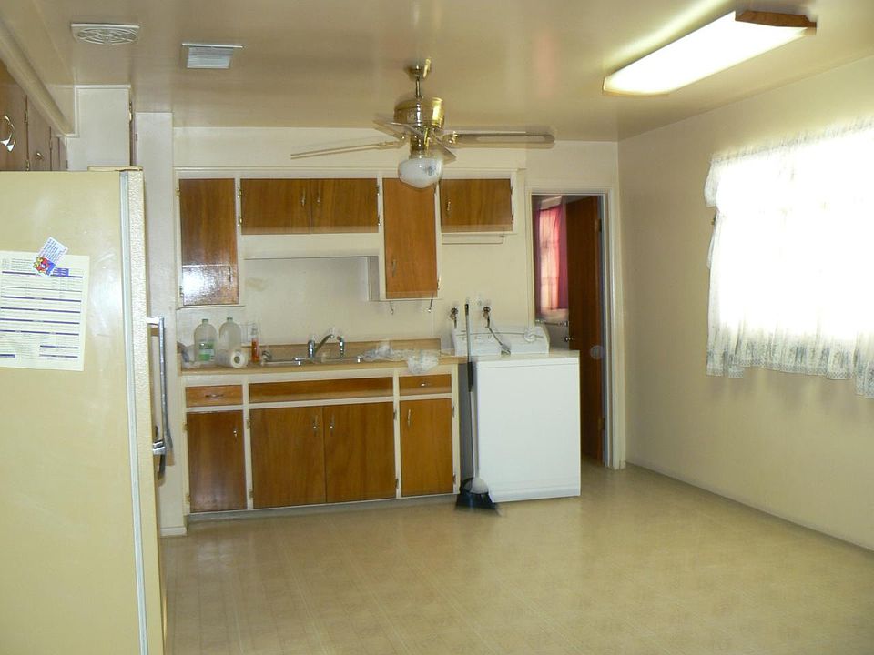 2nd image of 520 N IRONWOOD Drive