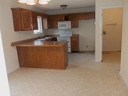 3rd image of 296 Clearfount Dr