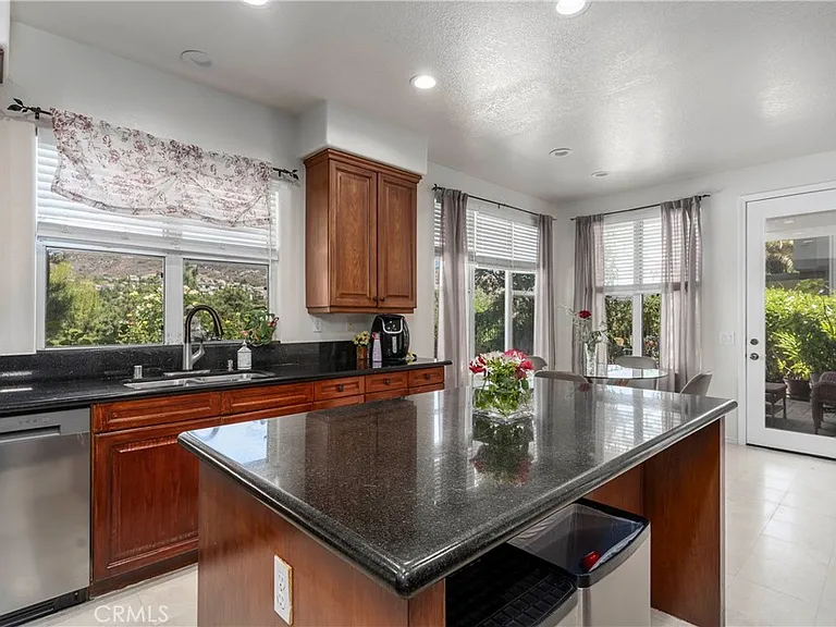 7371 Westcliff Dr — Photo 13