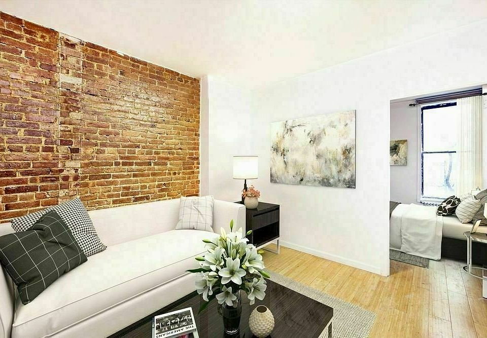 1st image of 122 Mulberry St #2