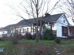 297 Dillo Rd, Clinton, PA 15026