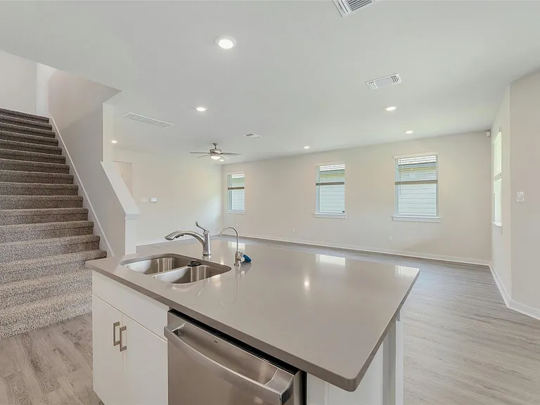 512 Clearlake Dr — Photo 13