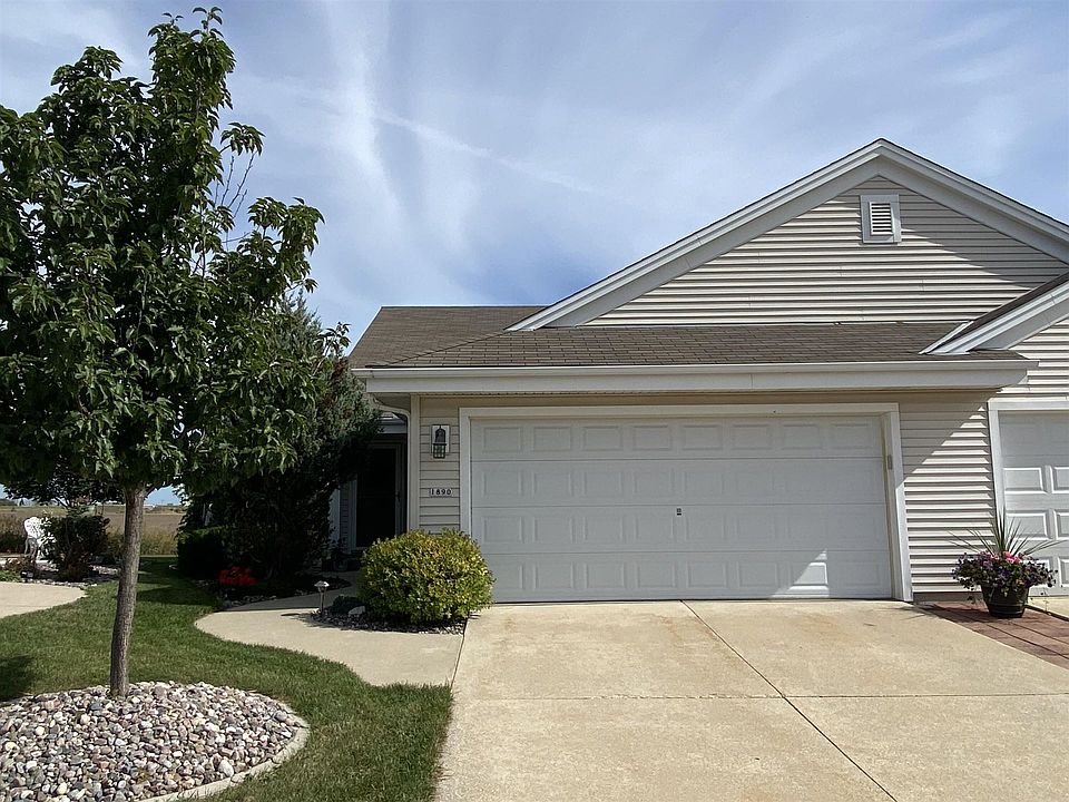 1st image of 1890 Woodview Cir