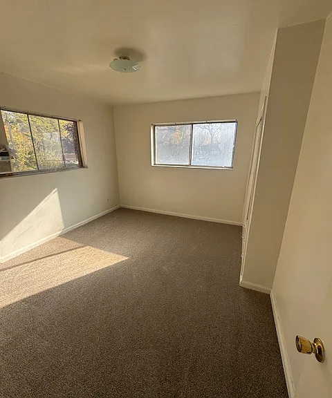 951 E Logan Ave #B — Photo 12