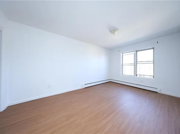 517 Milford Street image 15 of 32