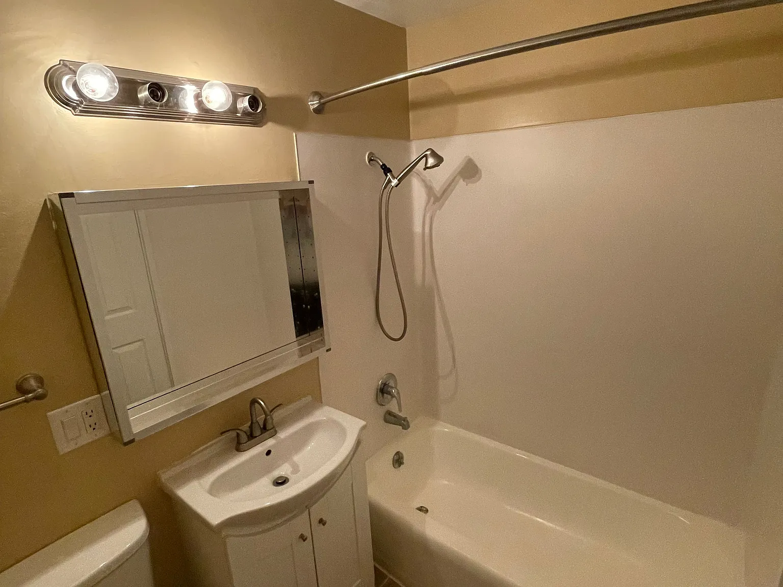 1 bed, 520 sqft, $1,400 — Photo 1