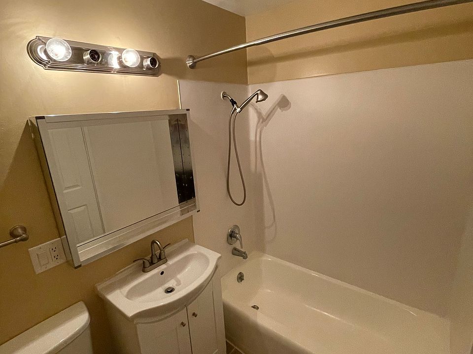 1st image of 14332 32nd Ave NE APT C