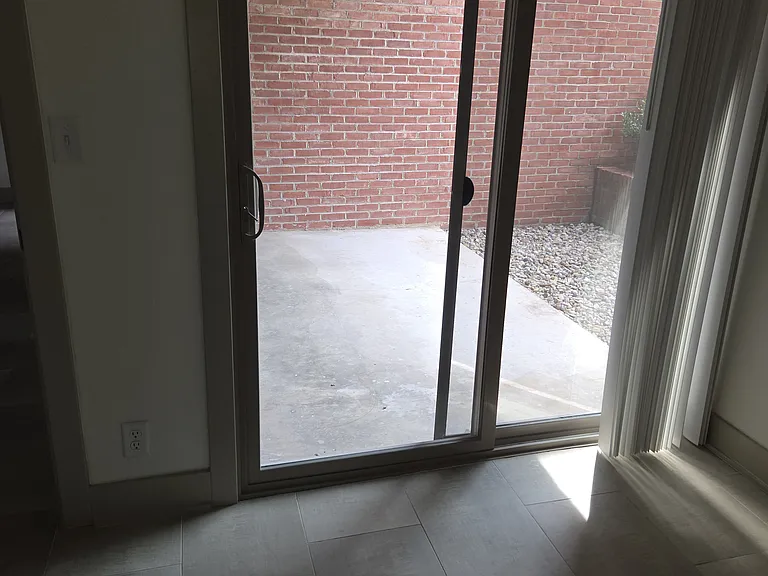 922 10th Ave #3 — Photo 7