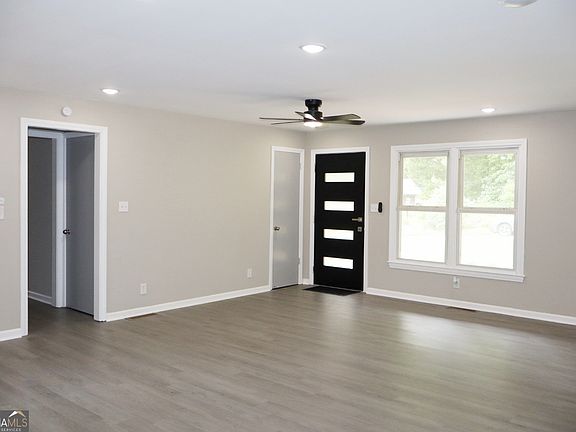3rd image of 1523 Delia Dr