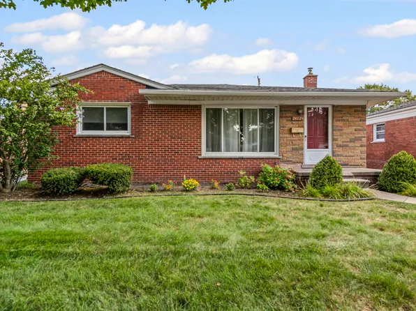 24724 Star Valley Dr, Saint Clair Shores, MI 48080