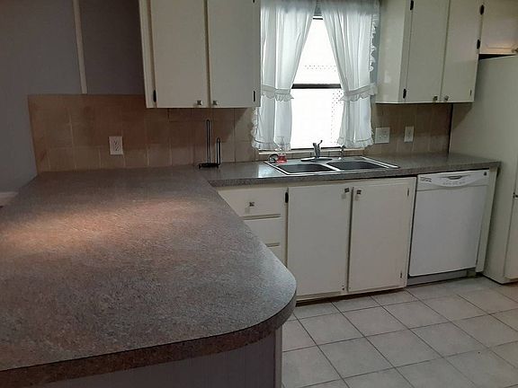 4th image of 7 Highland Falls Dr
