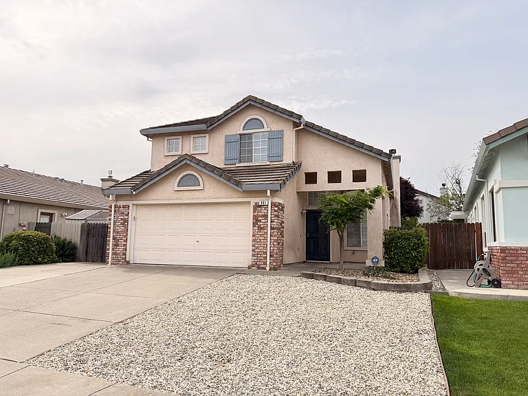 961 Celestine Cir — Photo 1