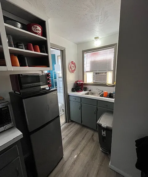 717 E 92nd St #1 — Photo 10