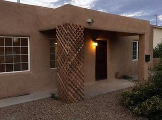 704 Palo Duro Ave NW, Albuquerque, NM 87107