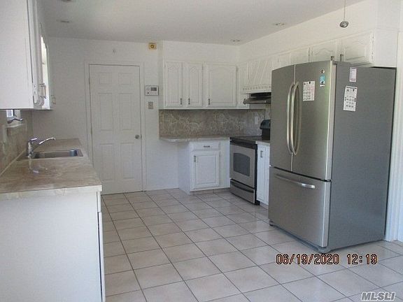 5th image of 15 Ormand Ave