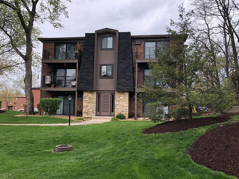 1st image of 628 W 65th St #6