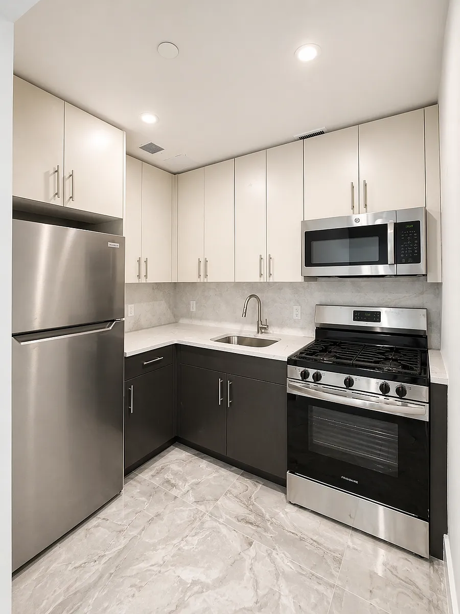 Building Photo - 836 E 34th St #2A