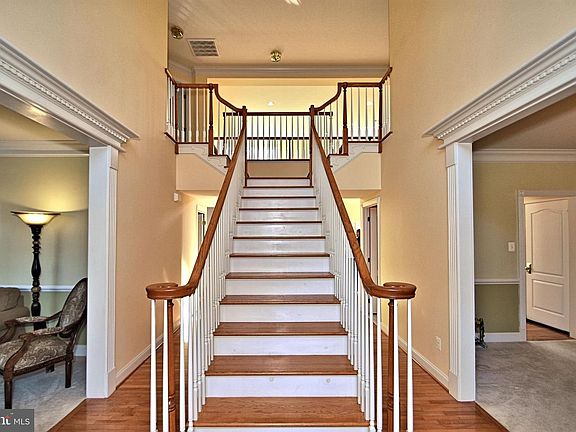 2nd image of 222 River Crest Dr