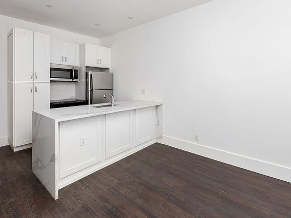 3rd image of 246 W 48th St #2A