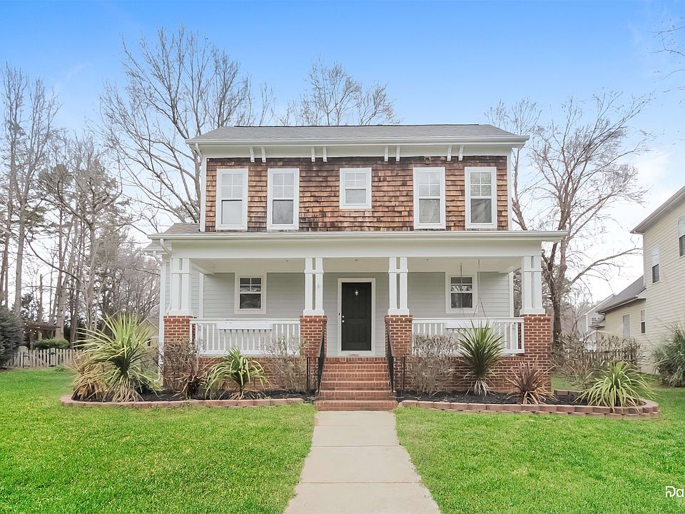 1st image of 16125 Kelly Park Cir