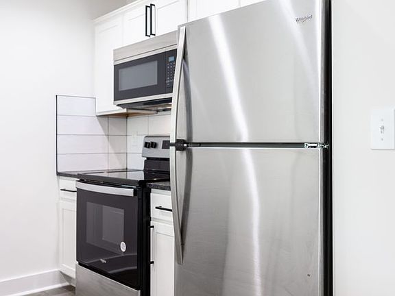 5th image of 421-445 N 1st St #429