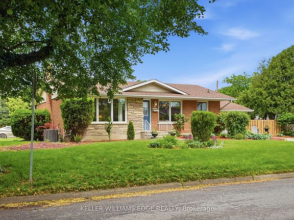 2nd image of 81 Leaside Dr
