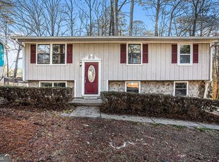 2339 Cherokee Valley Dr, Lithonia, GA 30058