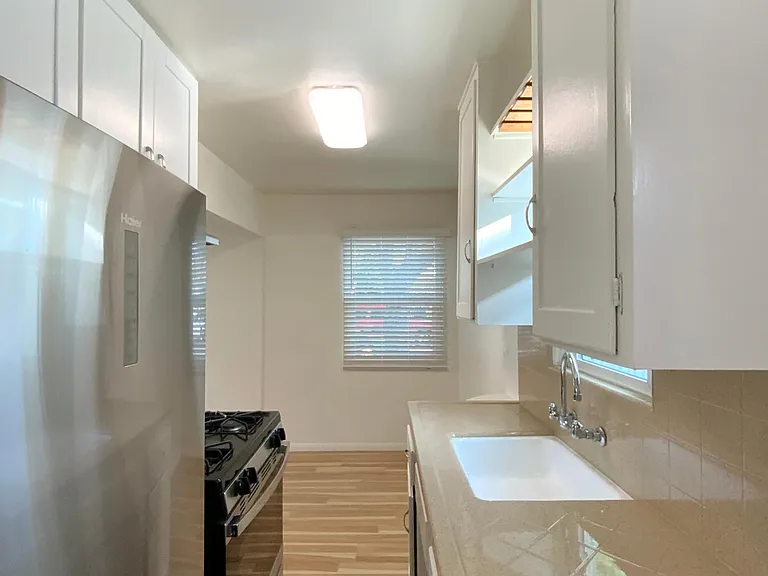 Kitchen / Dining Area