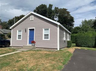 53 Center Ave, Middletown, RI 02842
